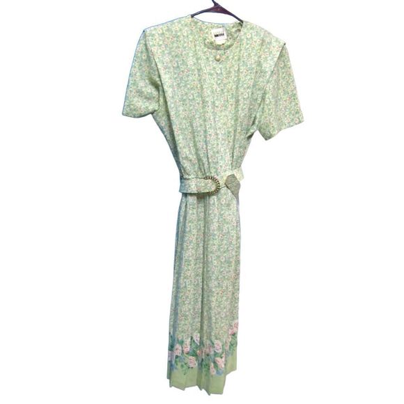 Vintage Leslie Fay floral dress with belt and shoulder pads - Picture 2 of 15